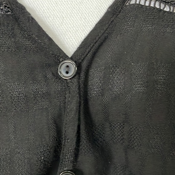 BOHO V-NECK LACE CROCHET BUTTON DOWN FLOWY BELL SLEEVE BLACK BLOUSE - Picture 4 of 12